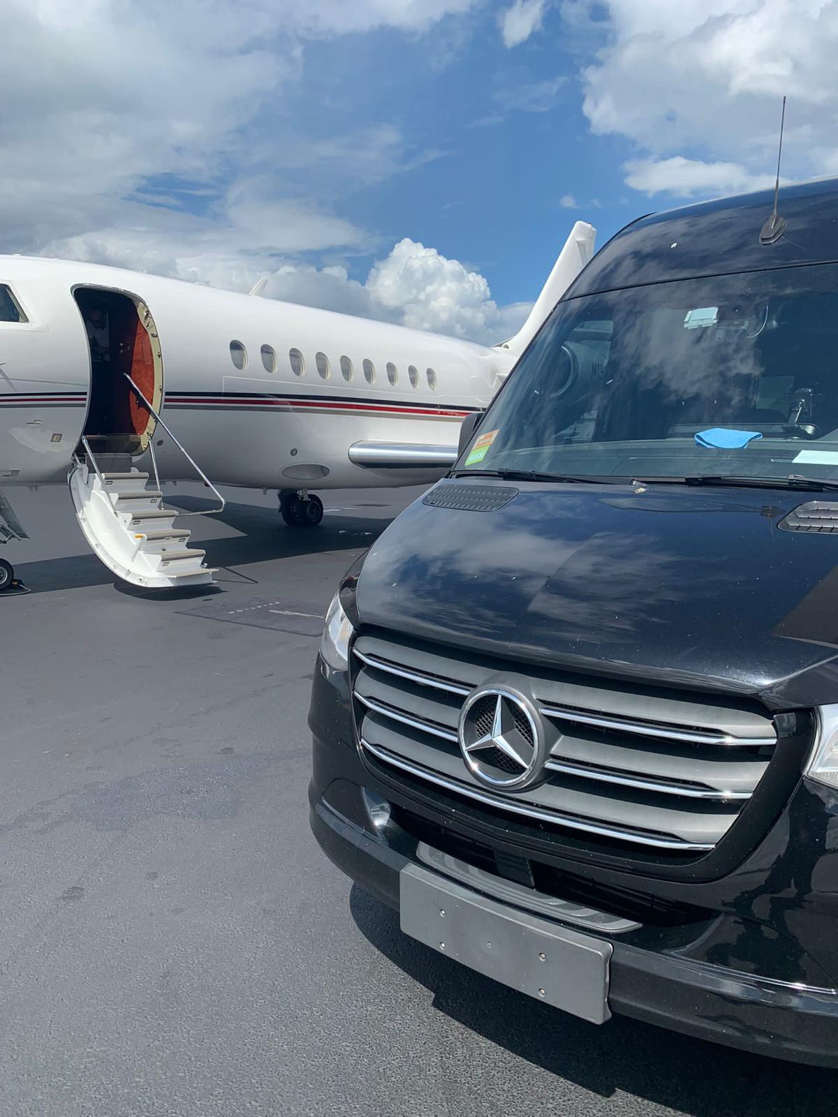 Luxury airport transportation in London by 1Motion Luxury Transportation